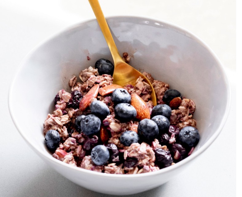 Chocolate, Blueberry & Almond Overnight Oats